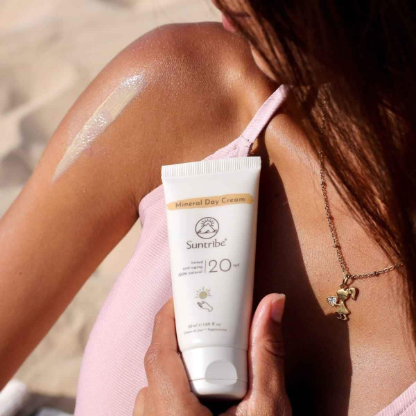 Crema de Día Mineral Ecológica SPF 20 con Tinte – Suntribe
